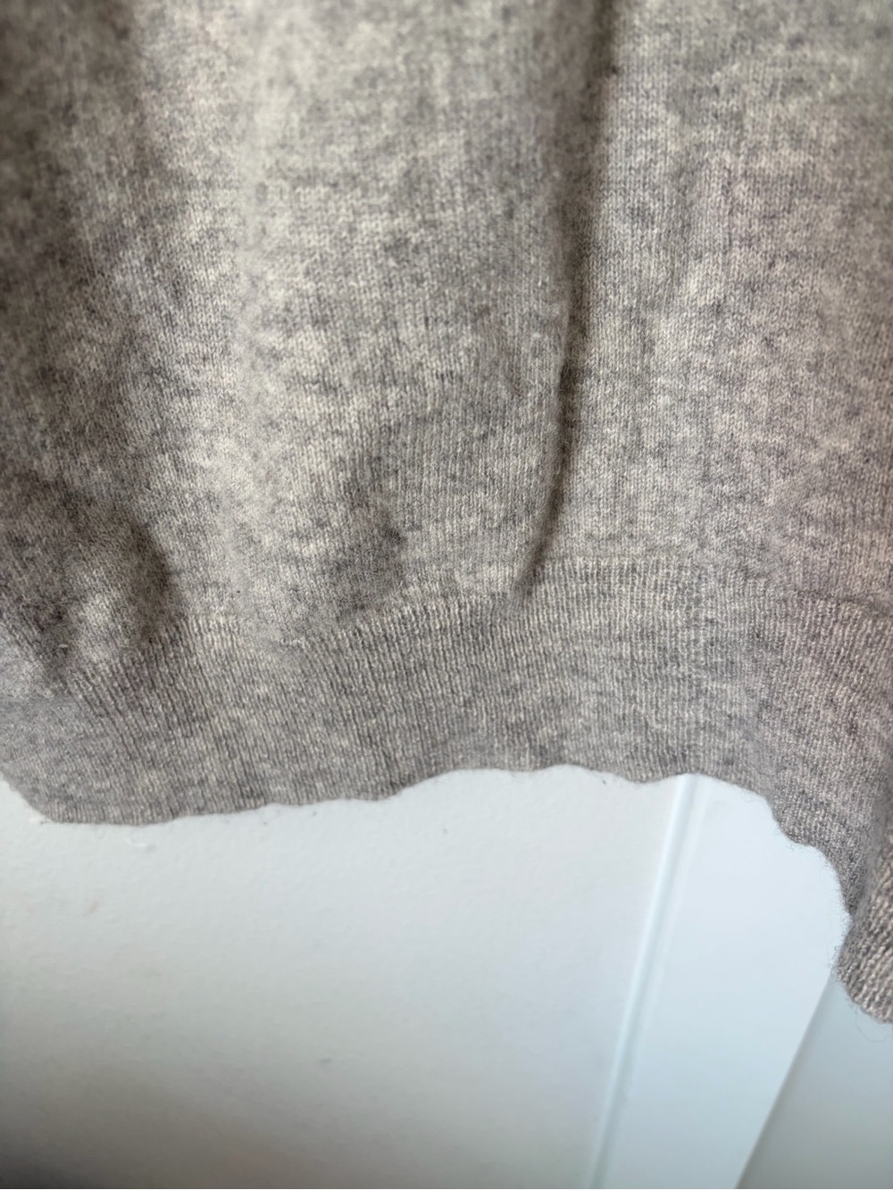 Garnet Hill 100% Cashmere Cardigan Size Medium Light Gray Fall Winter Sweater - Picture 10 of 10